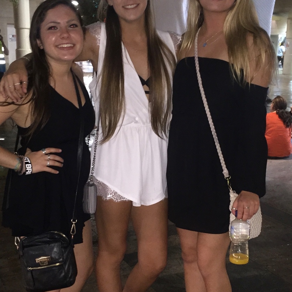 White romper - Picture 2 of 2